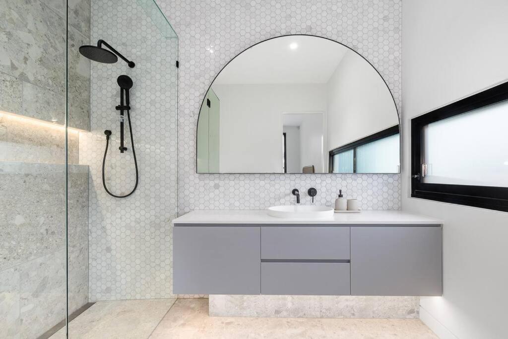 Kirks On Park - Brand New Luxury Home, Great Location Sorrento Extérieur photo