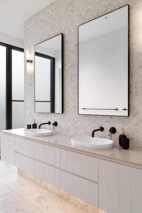 Kirks On Park - Brand New Luxury Home, Great Location Sorrento Extérieur photo